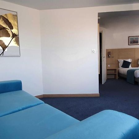 Hotel Du Golf Coignieres Bagian luar foto