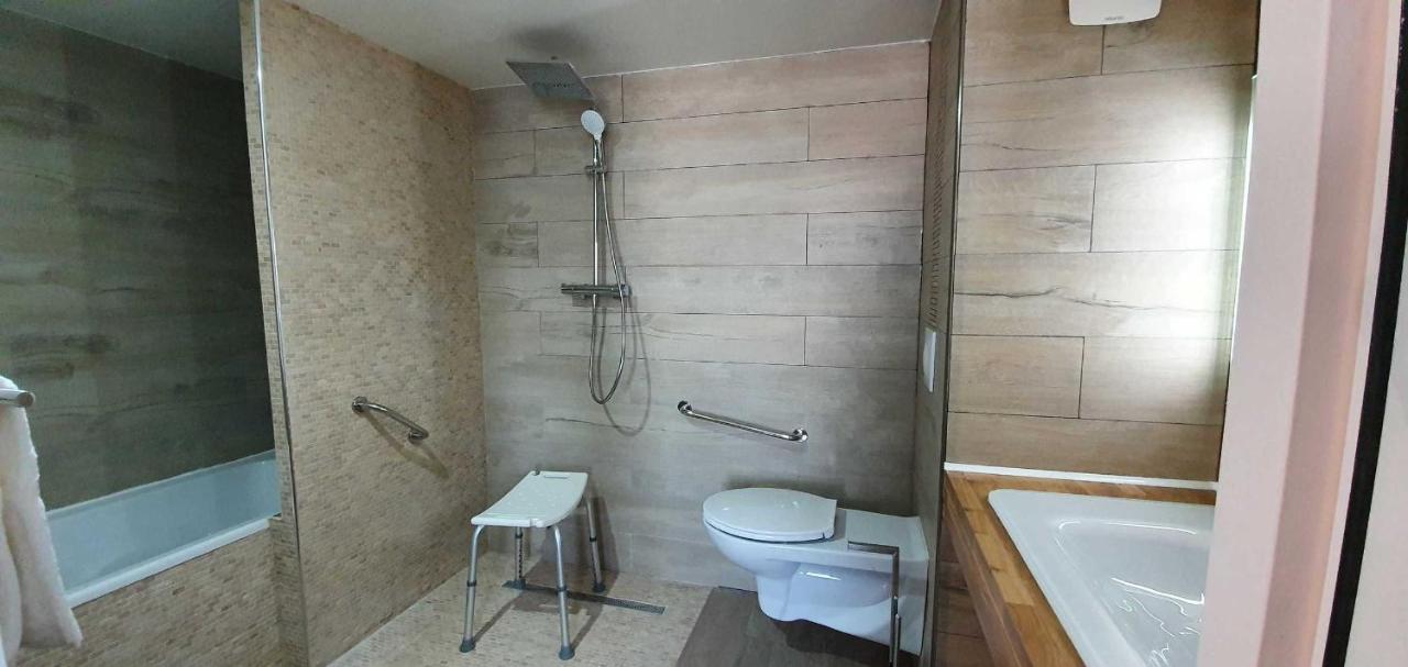 Hotel Du Golf Coignieres Bagian luar foto