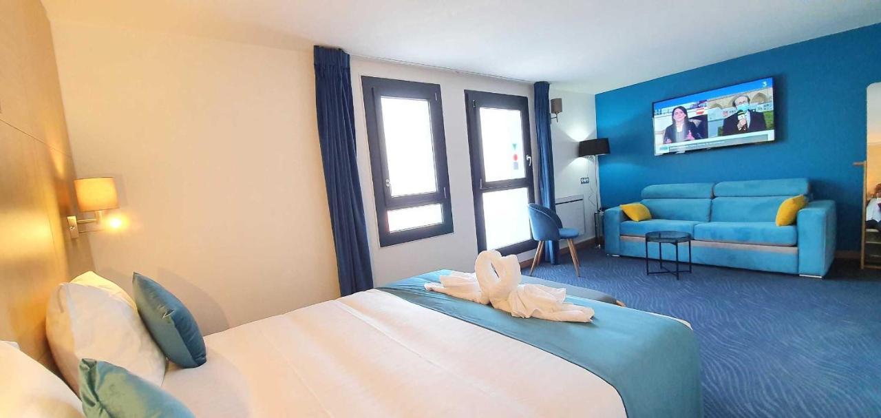 Hotel Du Golf Coignieres Bagian luar foto