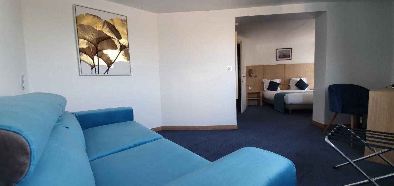 Hotel Du Golf Coignieres Bagian luar foto