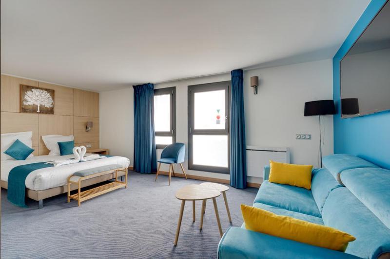 Hotel Du Golf Coignieres Bagian luar foto