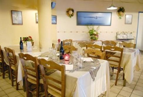 Hotel Du Golf Coignieres Bagian luar foto