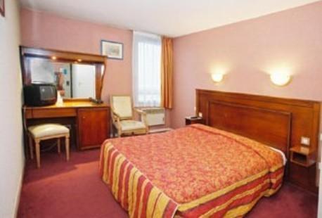 Hotel Du Golf Coignieres Ruang foto