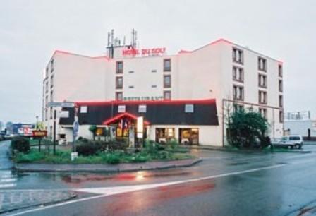 Hotel Du Golf Coignieres Bagian luar foto